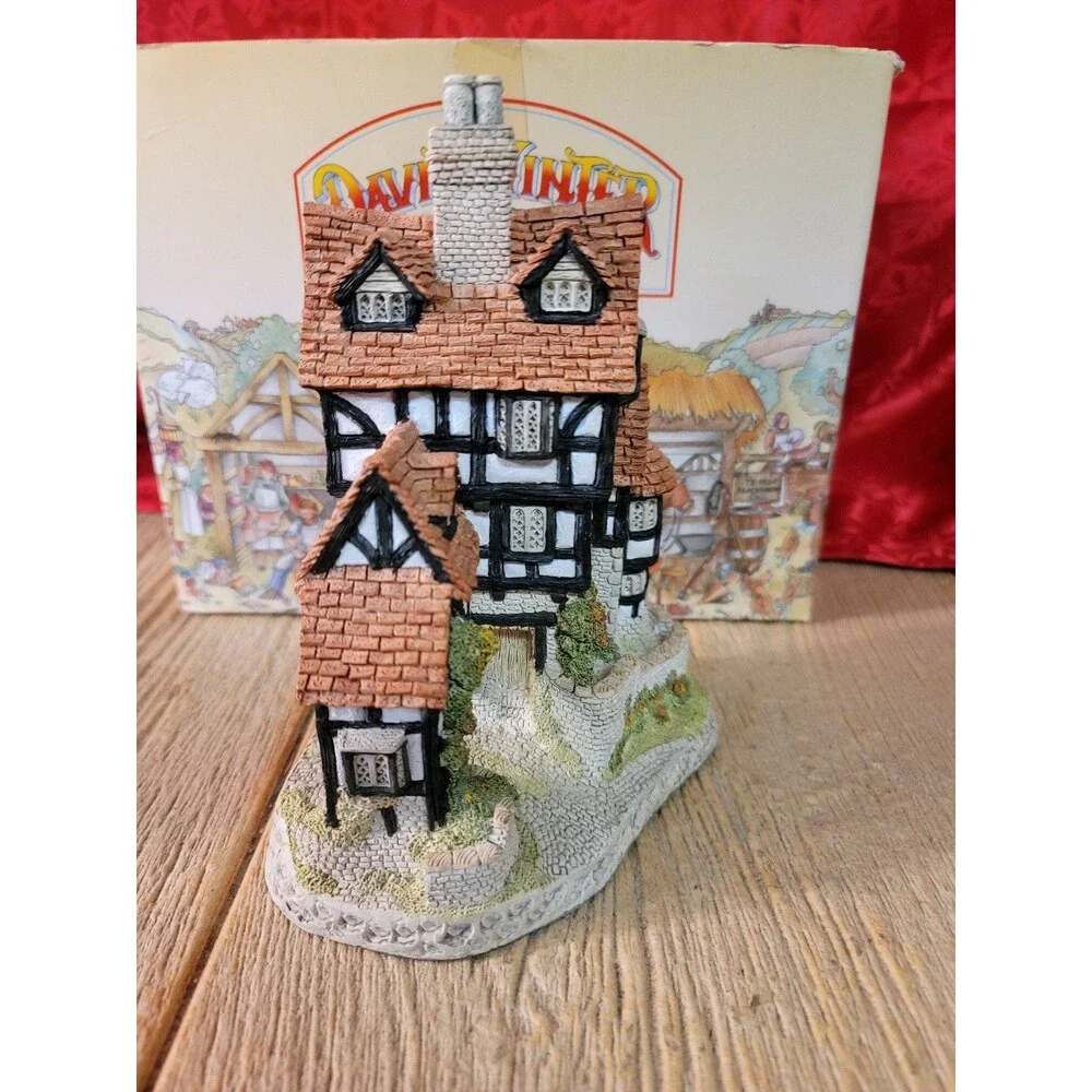 David Winter Cottages Squires Hall 1985